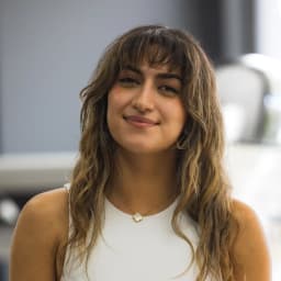 Tina Tavakolian headshot